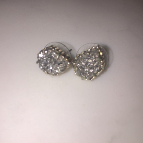 Kendra Scott earrings ✨ - Picture 1 of 4